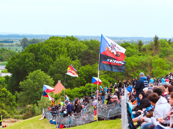 Zuschauer bei der Autocross-Europameisterschaft