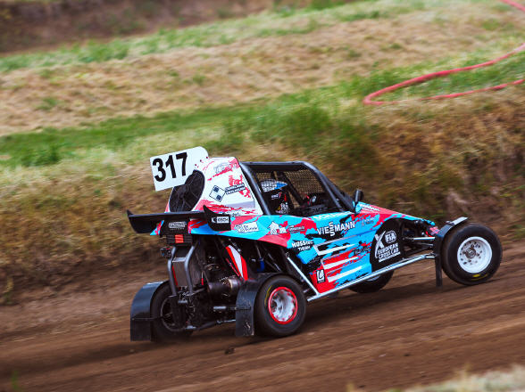 Autocross-Fahrzeug mit Startnummer 317